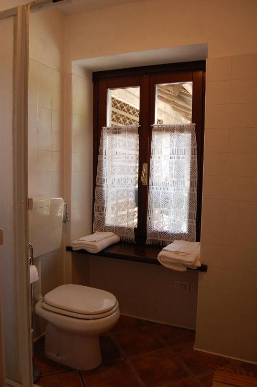 Agriturismo 'D Raine Montelupo Albese Δωμάτιο φωτογραφία